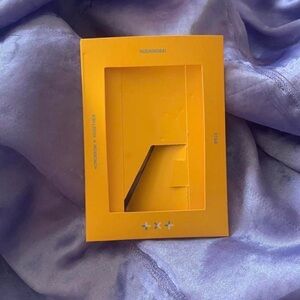 TXT OFFICIAL HUENING KAI FRAME